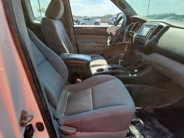 2014 TOYOTA TACOMA Delux Grade