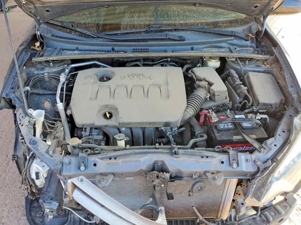 2016 TOYOTA COROLLA L/LE — Engine bay