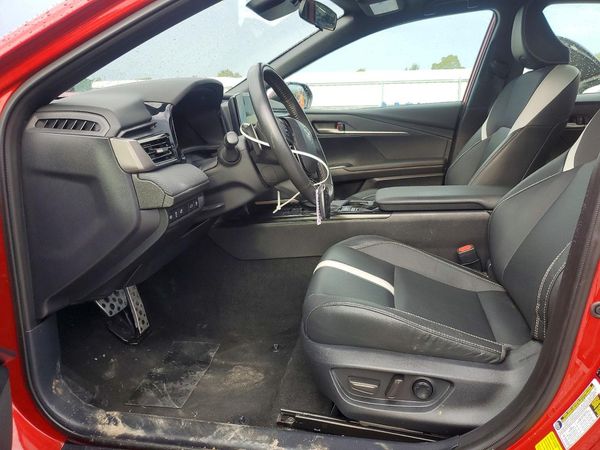 2025 TOYOTA CAMRY