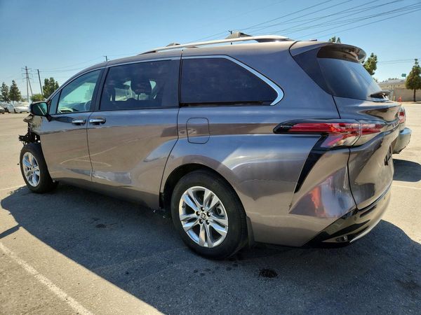 2024 TOYOTA SIENNA Limited