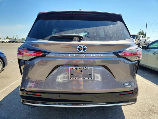 2024 TOYOTA SIENNA Limited