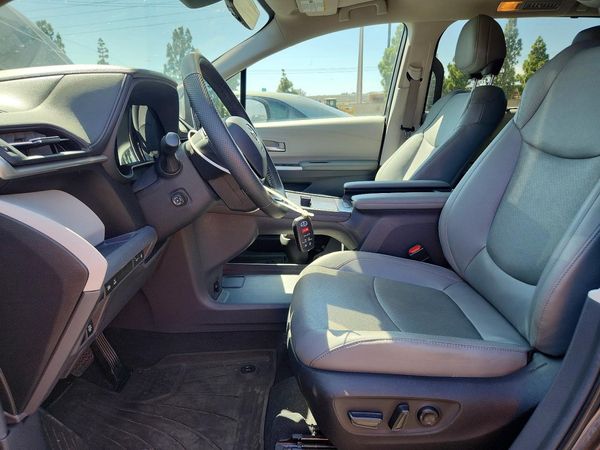 2024 TOYOTA SIENNA Limited