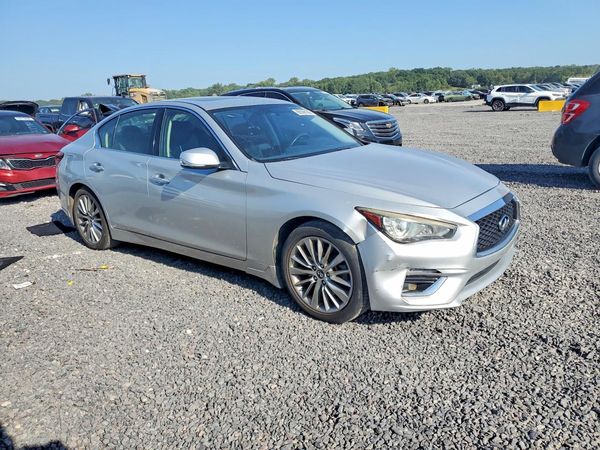 2018 INFINITI Q50
