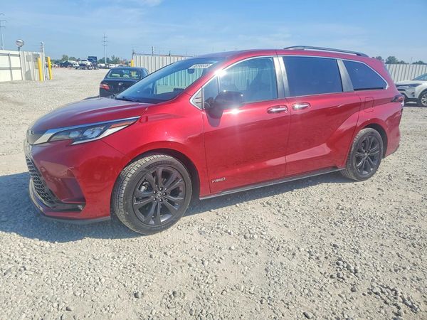 2021 TOYOTA SIENNA XSE Plus Package