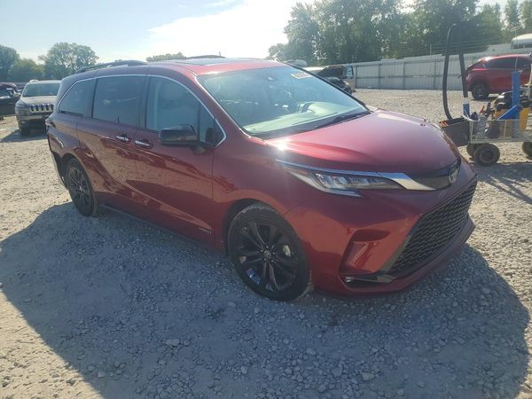 2021 TOYOTA SIENNA XSE Plus Package