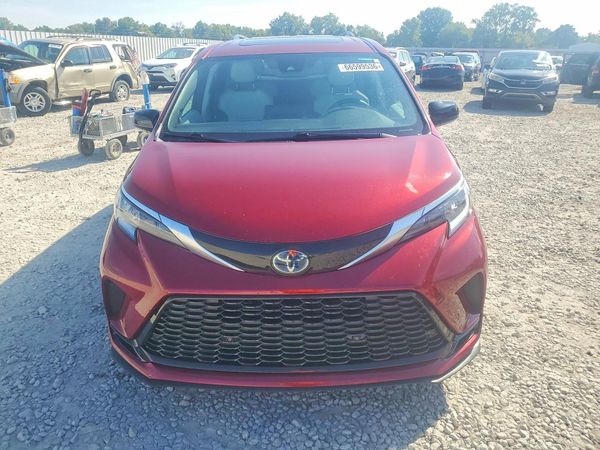 2021 TOYOTA SIENNA XSE Plus Package