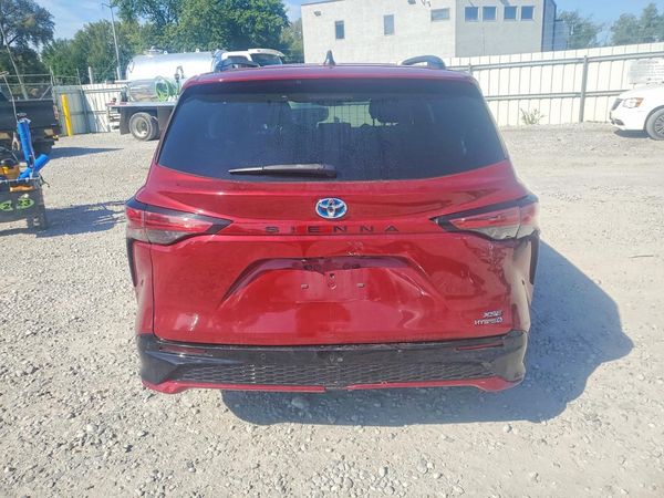 2021 TOYOTA SIENNA XSE Plus Package