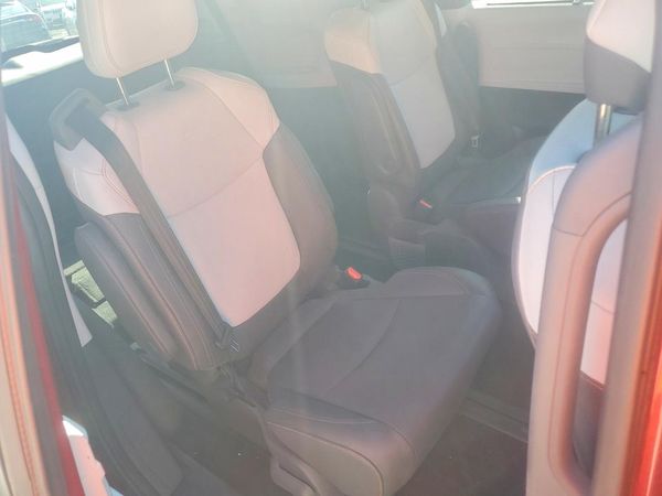 2021 TOYOTA SIENNA XSE Plus Package