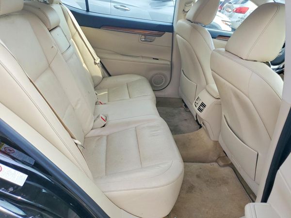 2015 LEXUS ES 300h