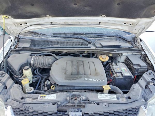 2018 DODGE GRAND CARAVAN SXT — Engine bay
