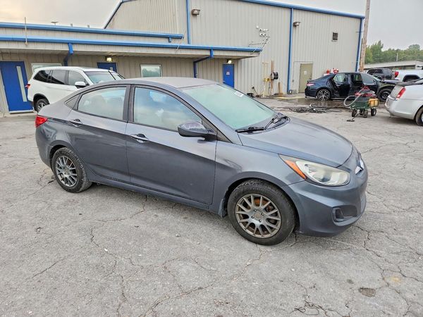 2013 HYUNDAI ACCENT GLS, GS