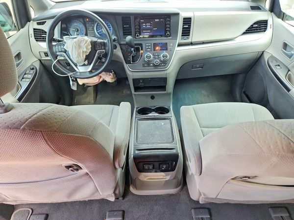 2020 TOYOTA SIENNA E grade