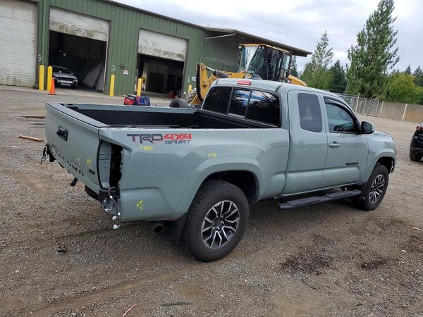 2022 TOYOTA TACOMA SR5