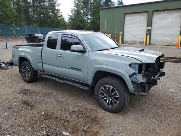 2022 TOYOTA TACOMA SR5