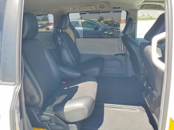2014 TOYOTA SIENNA