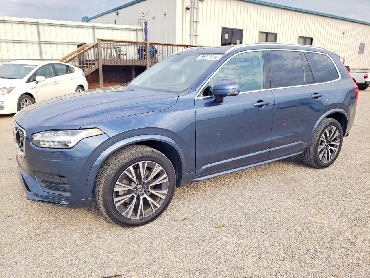 2021 VOLVO XC90 Momentum