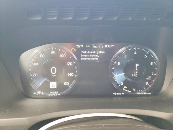 2021 VOLVO XC90 Momentum