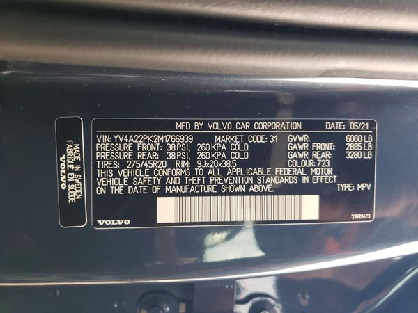 2021 VOLVO XC90 Momentum