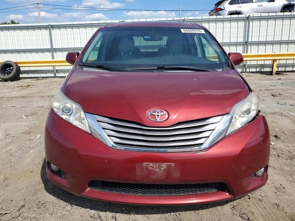 2015 TOYOTA SIENNA — DIRF