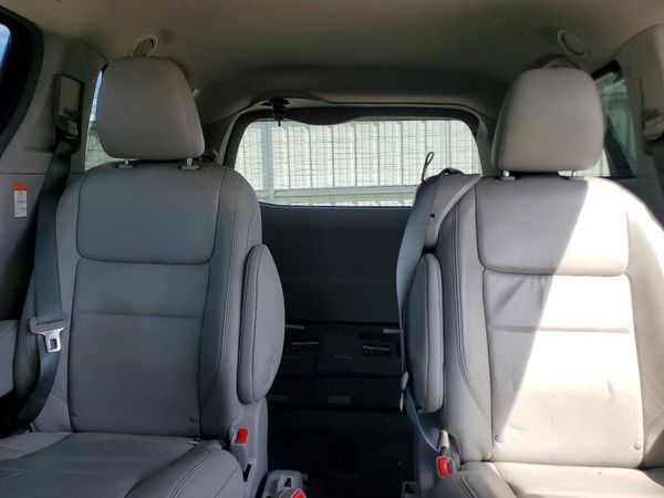 2015 TOYOTA SIENNA — SUVN