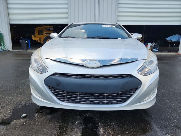 2013 HYUNDAI SONATA Hybrid / Hybrid Limited