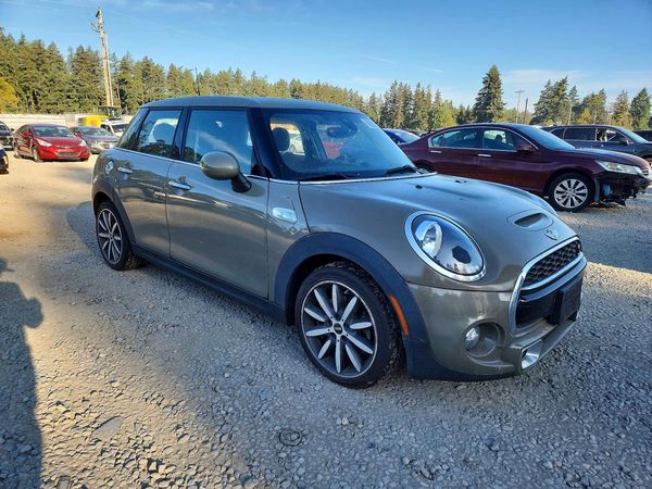 2019 MINI COOPER — Passenger 3/4