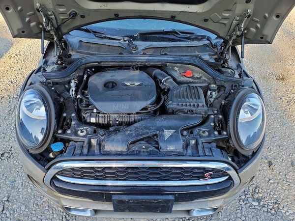 2019 MINI COOPER — Engine bay