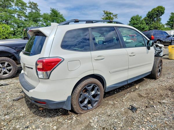 2018 SUBARU FORESTER Premium+ES