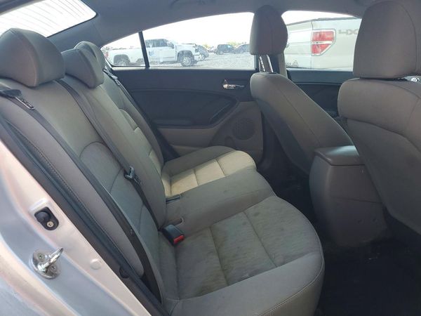 2016 KIA FORTE GL (Middle-Low Grade)