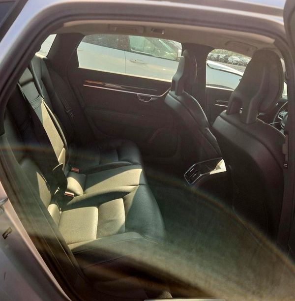 2018 VOLVO S90 Momentum