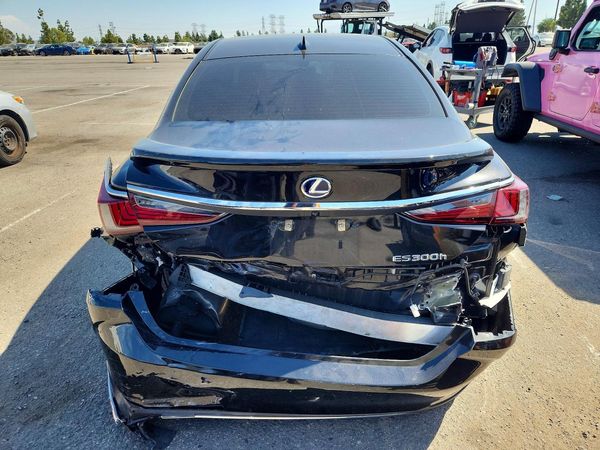 2020 LEXUS ES 300h Premium