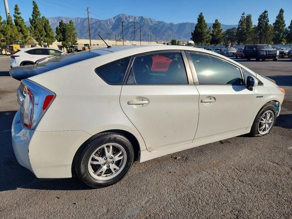 2015 TOYOTA PRIUS