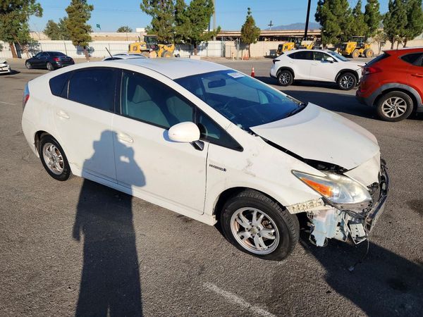 2015 TOYOTA PRIUS