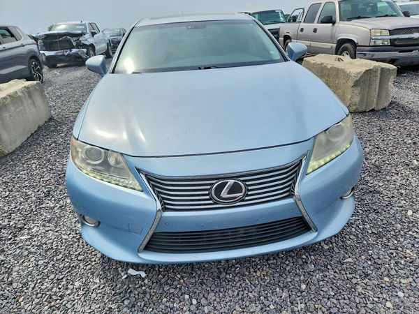 2013 LEXUS ES