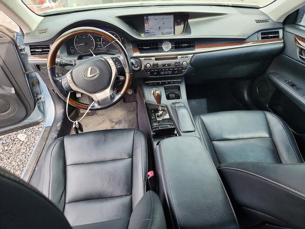 2013 LEXUS ES