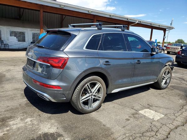 2021 AUDI Q5 E