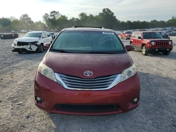 2015 TOYOTA SIENNA