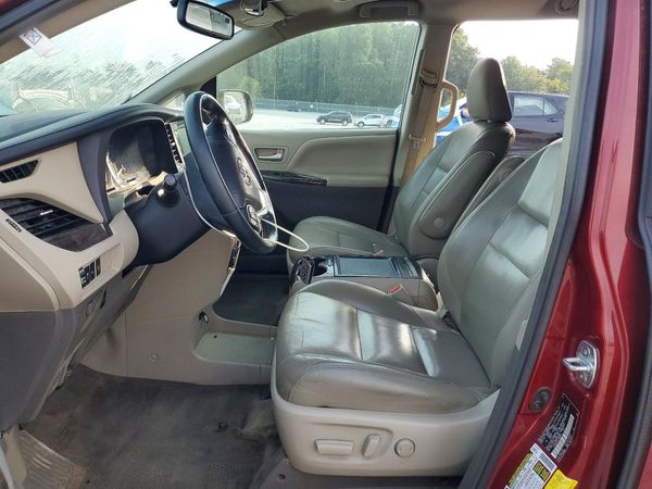 2015 TOYOTA SIENNA