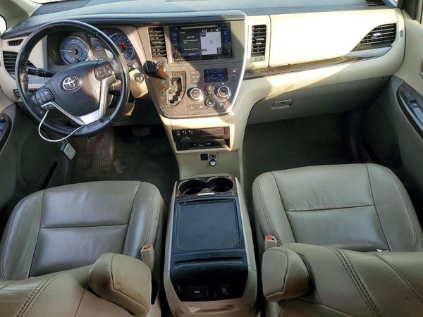 2015 TOYOTA SIENNA