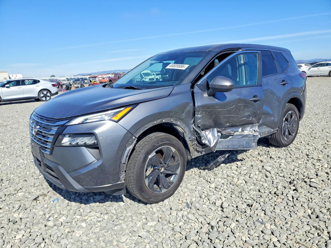 2024 NISSAN ROGUE SV — Front 3/4