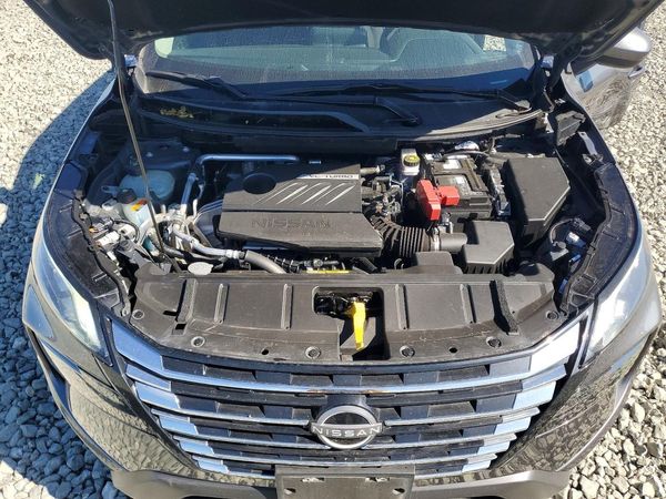 2024 NISSAN ROGUE SV — Engine bay