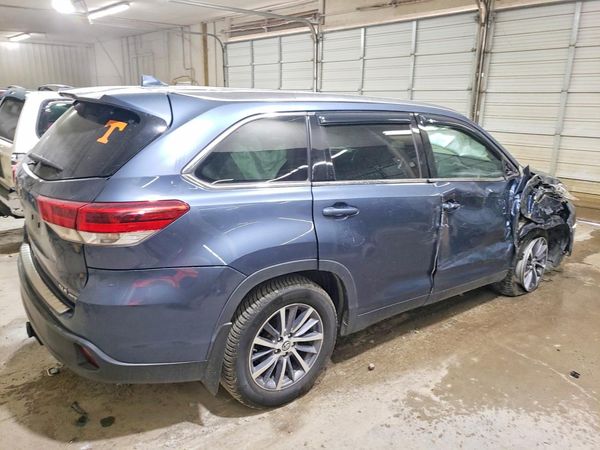 2017 TOYOTA HIGHLANDER