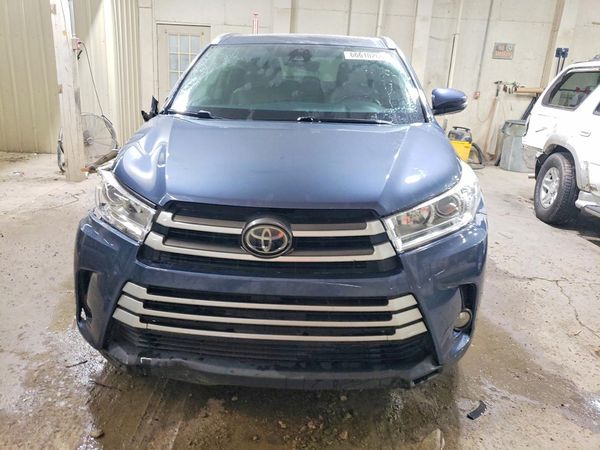2017 TOYOTA HIGHLANDER