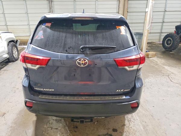 2017 TOYOTA HIGHLANDER