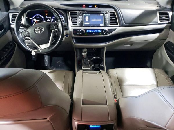2017 TOYOTA HIGHLANDER
