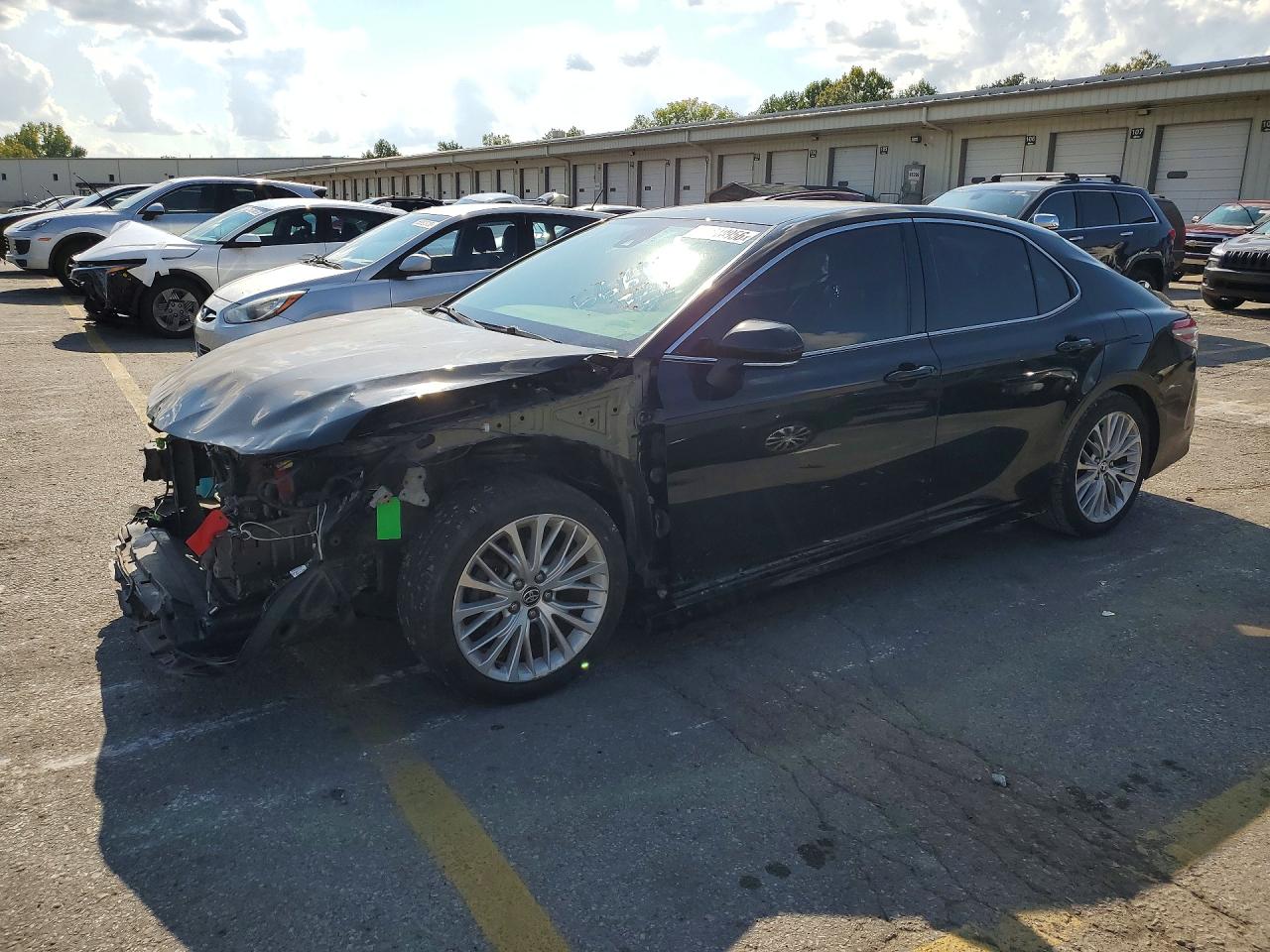2020 TOYOTA CAMRY XLE