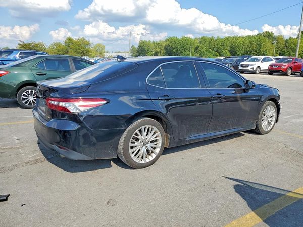 2020 TOYOTA CAMRY XLE