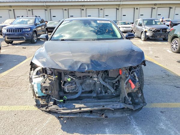2020 TOYOTA CAMRY XLE