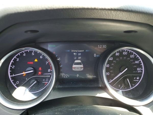 2020 TOYOTA CAMRY XLE