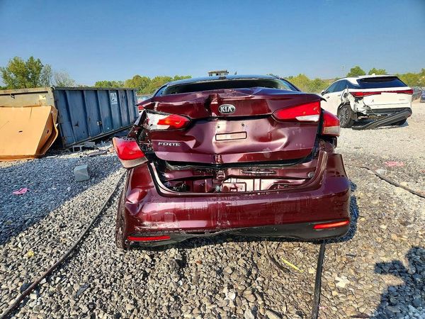 2017 KIA FORTE LX Base